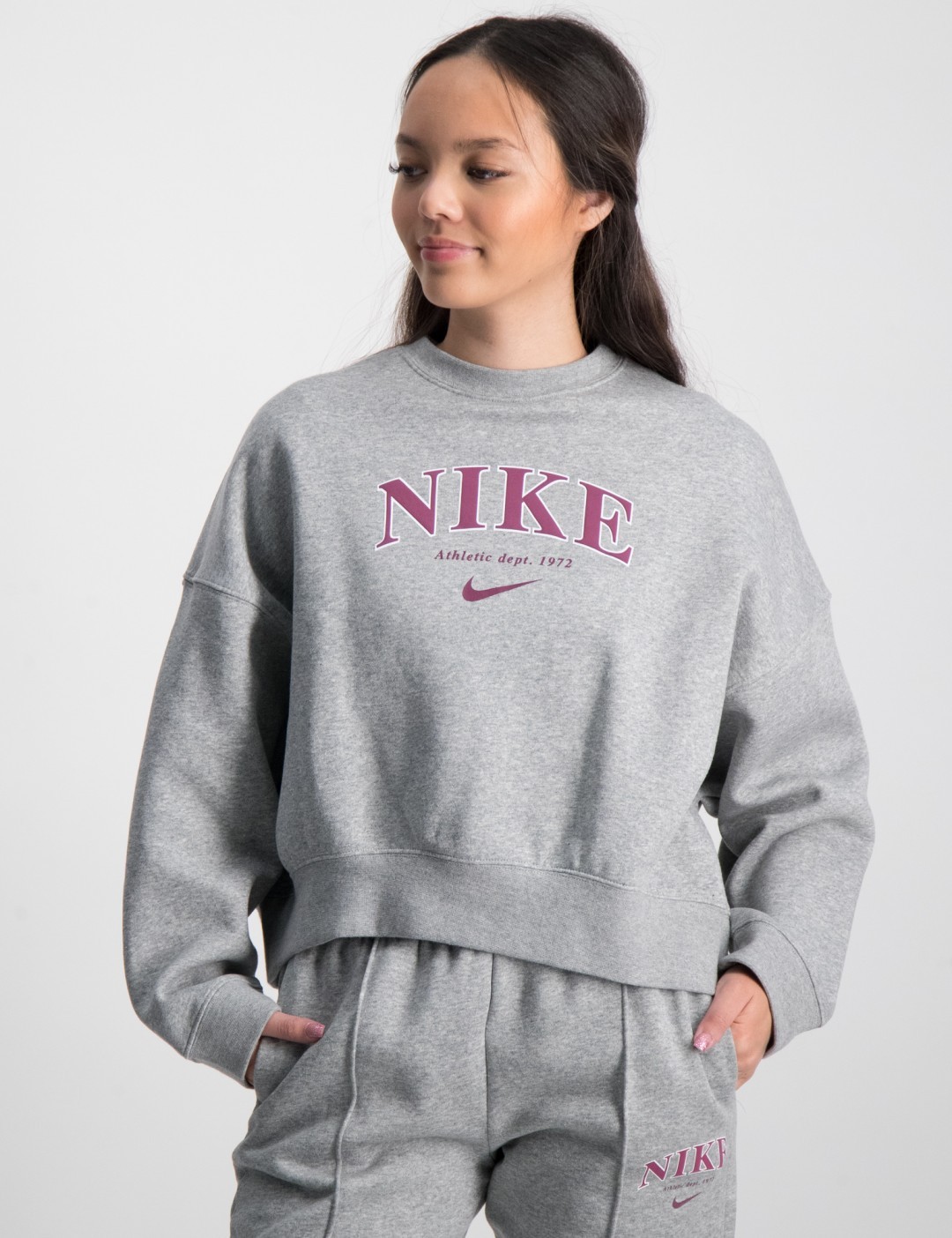 laurenschrammfit (size XS, F-G) has the scoop on the new Nike